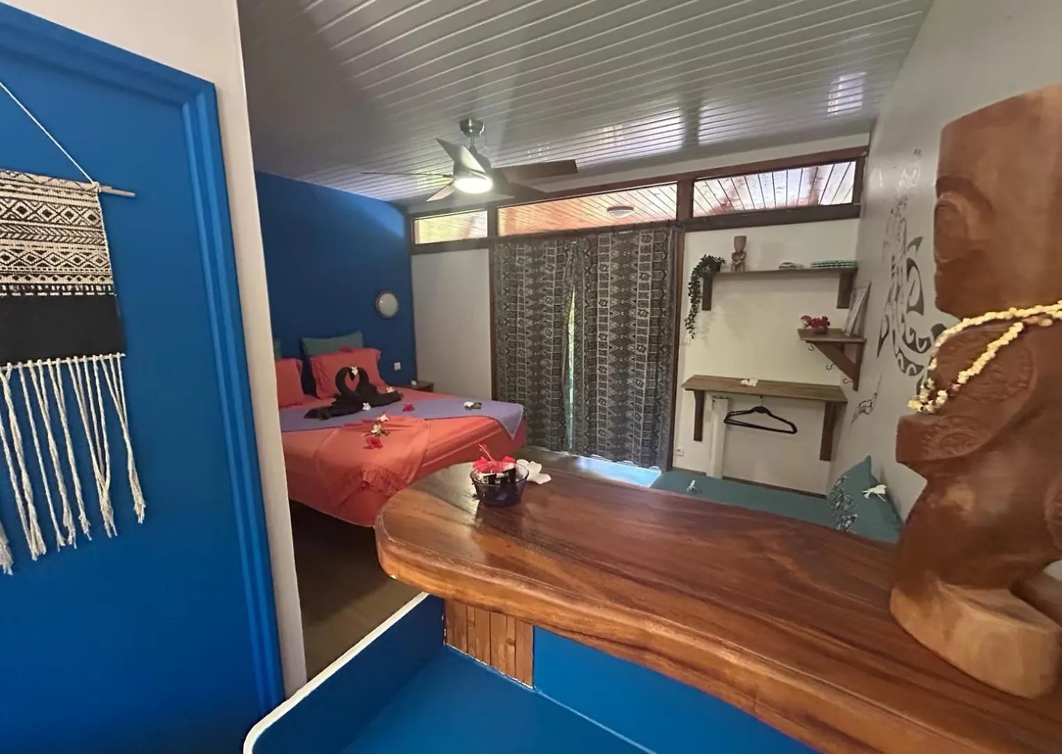 Pension Bounty Rangiroa - Art Gallery & Tropical Garden